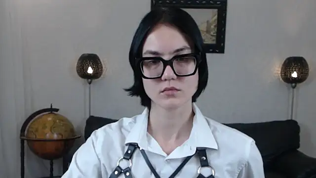 Snapshot of Marie_Fitch chatting on 10.23.25 Marie Fitch online show from 10.23.25