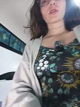 Snapshot of Lucy_colee chatting on 11.23.25 Lucy colee online show from 11.23.25