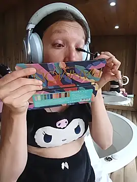 Snapshot of Lucy_colee chatting on 12.20.25 Lucy colee online show from 12.20.25