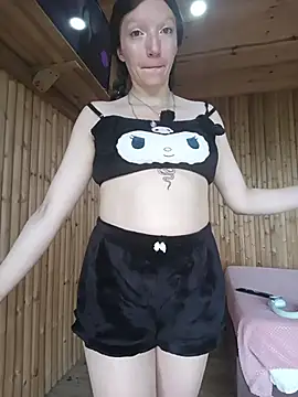 Snapshot of Lucy_colee chatting on 12.21.25 Lucy colee online show from 12.21.25