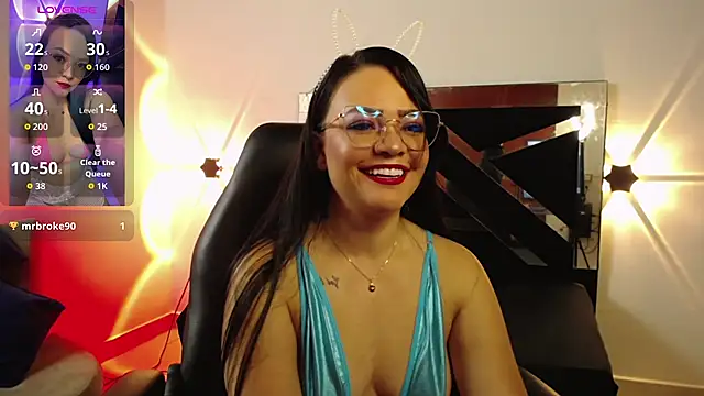 Snapshot of LeeluFox chatting on 10.22.25 LeeluFox online show from 10.22.25