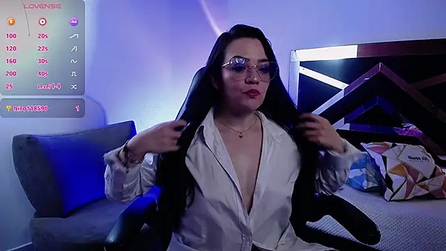 Snapshot of LeeluFox chatting on 10.25.25 LeeluFox online show from 10.25.25