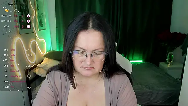 hottyannaa online show from 12.15.25