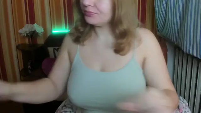Snapshot of Passion-Blondy chatting on 12.16.24 Passion-Blondy online show from 12.16.24