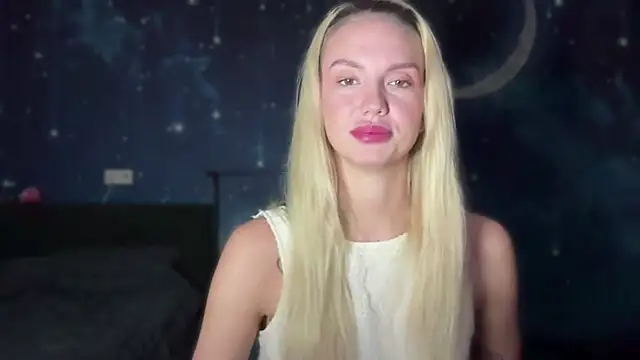 Snapshot of angelofanny chatting on 10.20.25 angelofanny online show from 10.20.25