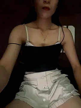 Snapshot of hi-hi-zz chatting on 10.16.25 hi-hi-zz online show from 10.16.25