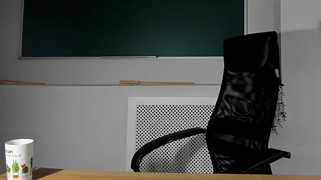 ClaireMathis online show from 04.16.26