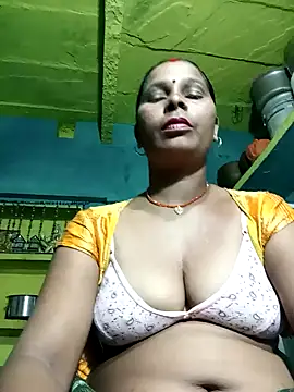 Snapshot of Rt_shreya chatting on 10.21.25 Rt shreya online show from 10.21.25