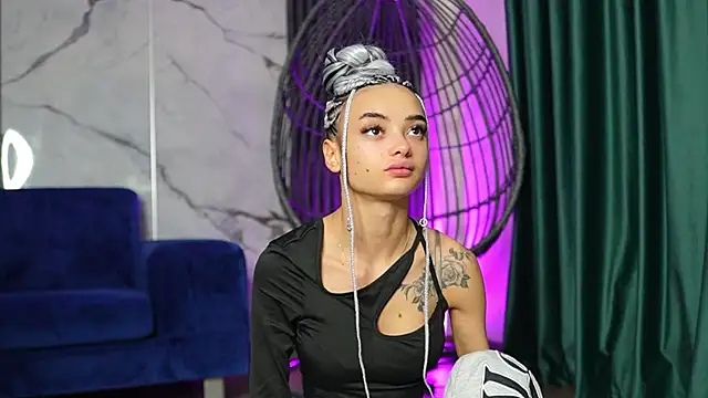 RachelRavee online show from 10.27.25