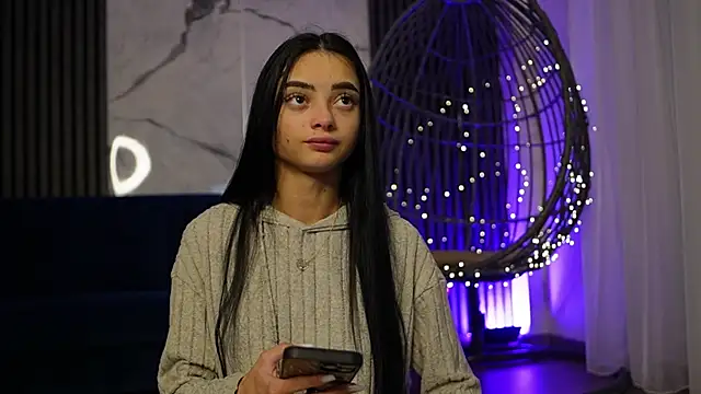 RachelRavee online show from 11.30.25