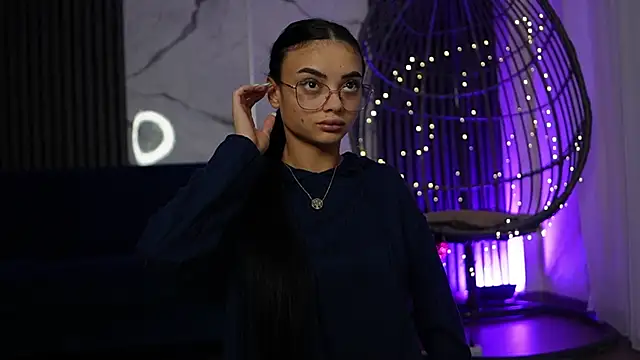 RachelRavee online show from 12.01.25