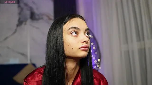 RachelRavee online show from 12.03.25