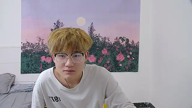 Snapshot of KK-cuteboy chatting on 04.12.26 KK-cuteboy online show from 04.12.26