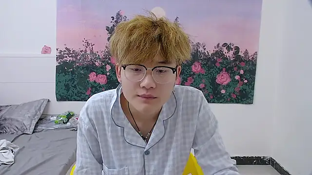 Snapshot of KK-cuteboy chatting on 04.19.26 KK-cuteboy online show from 04.19.26