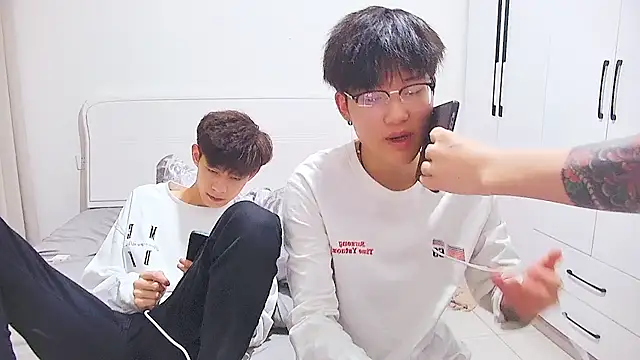 KK-cuteboy online show from 06.10.26