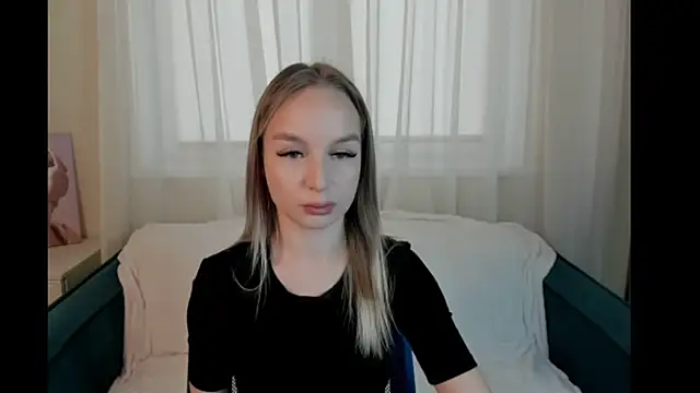 Snapshot of KatrinLance chatting on 10.23.25 KatrinLance online show from 10.23.25