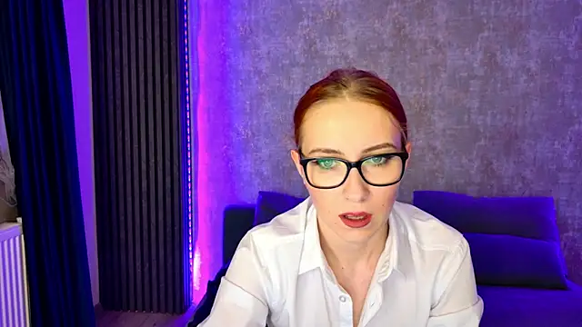 scarleteyes  online show from 11.10.25