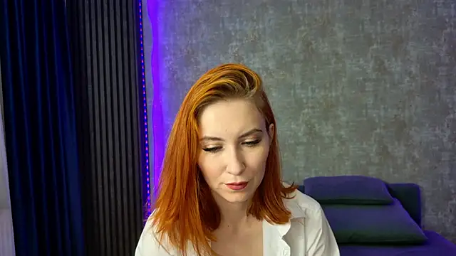 scarleteyes  online show from 11.28.25