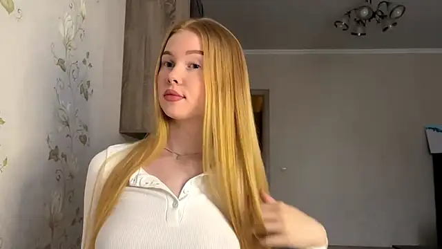 Snapshot of RaguelNicksons chatting on 10.18.25 RaguelNicksons online show from 10.18.25