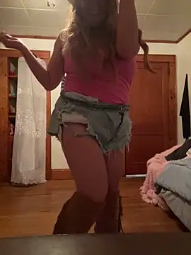 SugarMilkandHoney online show from 11.14.25