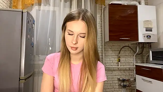 Snapshot of RosalindSherlock chatting on 10.17.25 RosalindSherlock online show from 10.17.25