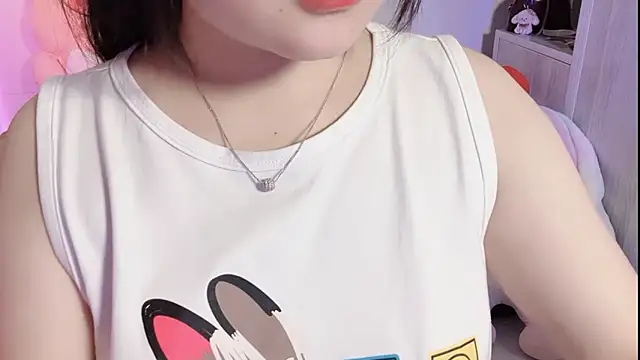 Snapshot of BeChinh_Lee chatting on 04.23.26 BeChinh Lee online show from 04.23.26