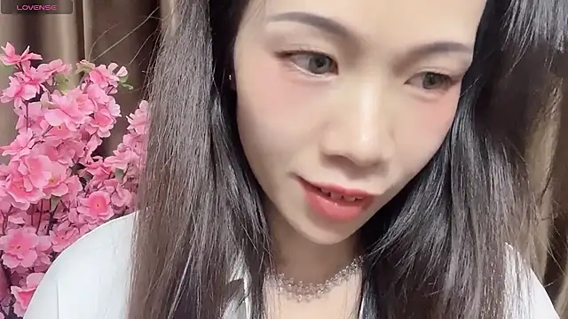 Snapshot of Lynnalltop-165-KeKe chatting on 10.12.25 Lynnalltop-165-KeKe online show from 10.12.25