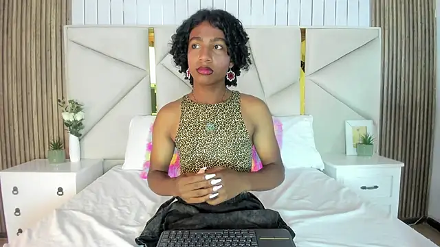 Snapshot of rebeca_brown_ chatting on 10.09.25 rebeca brown  online show from 10.09.25