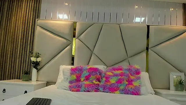 Snapshot of rebeca_brown_ chatting on 10.11.25 rebeca brown  online show from 10.11.25