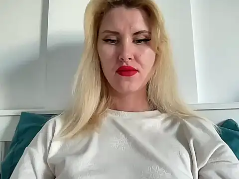 Snapshot of Ilymaris chatting on 02.22.26 Ilymaris online show from 02.22.26