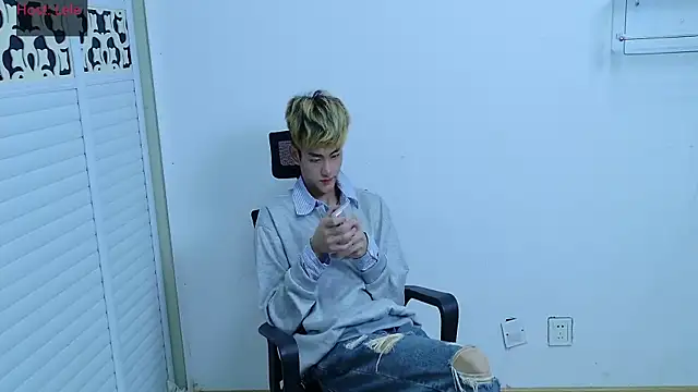 sexyboy-lele online show from 10.17.25