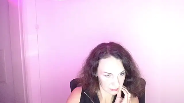 Snapshot of Rosie_Rosee chatting on 10.15.25 Rosie Rosee online show from 10.15.25