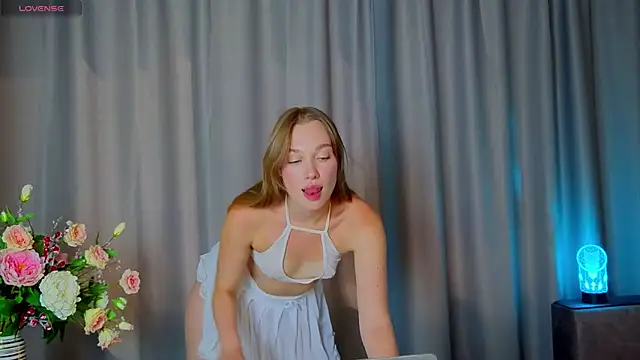 ElizaPurrr online show from 08.06.26
