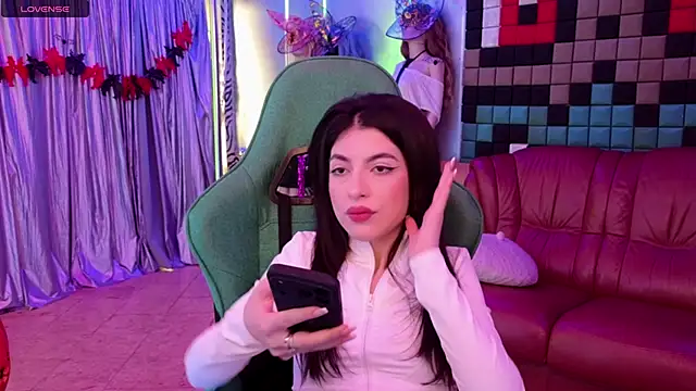 Snapshot of SinWolf_ chatting on 10.17.25 SinWolf  online show from 10.17.25