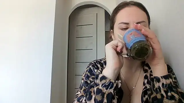 Snapshot of MeadowEyes chatting on 03.23.26 MeadowEyes online show from 03.23.26