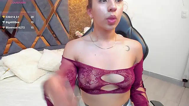 Vittoria Conti  online show from 11.04.25