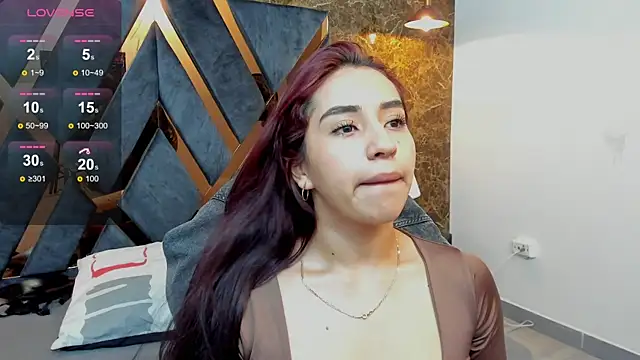 Vittoria Conti  online show from 04.18.26