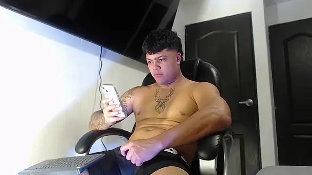 Boyhot 00 online show from 10.29.25