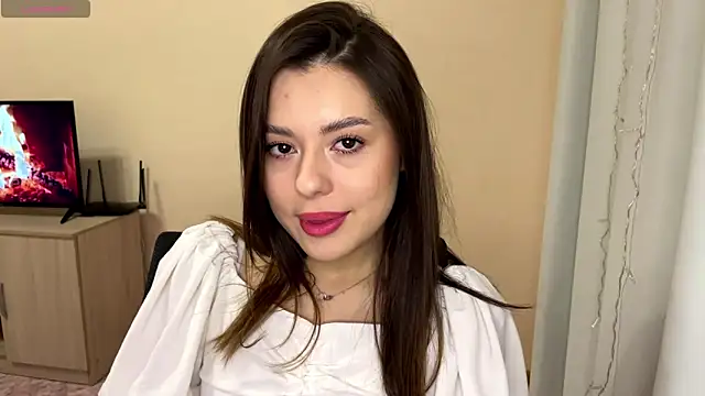 Snapshot of AlveraCappola chatting on 10.22.25 AlveraCappola online show from 10.22.25