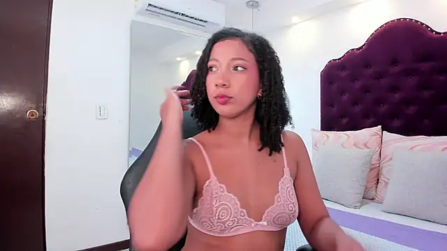 Snapshot of cloe_555 chatting on 10.16.25 cloe 555 online show from 10.16.25