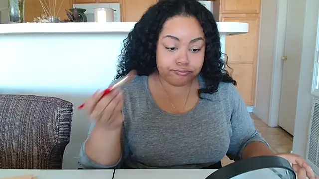 Snapshot of KalaniRose chatting on 10.16.25 KalaniRose online show from 10.16.25