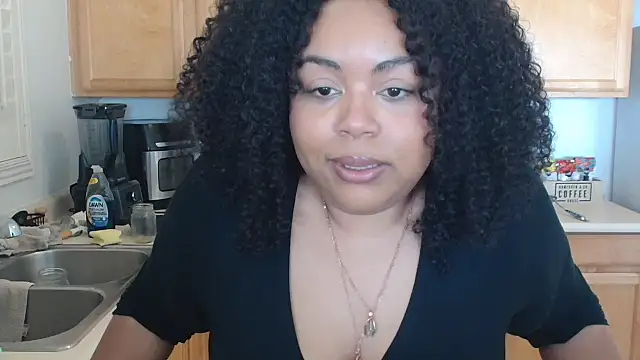 Snapshot of KalaniRose chatting on 11.05.25 KalaniRose online show from 11.05.25