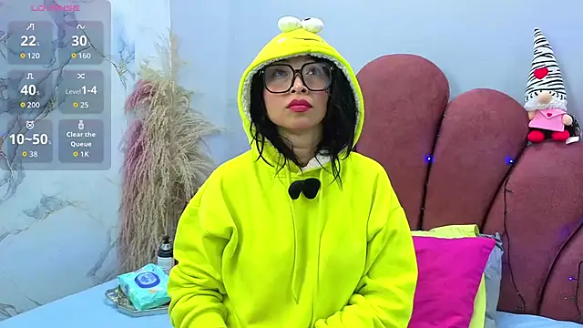 CHIARAJJONES online show from 12.01.25