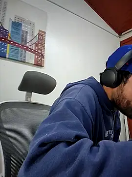 Snapshot of Nateskp_1 chatting on 10.14.25 Nateskp 1 online show from 10.14.25