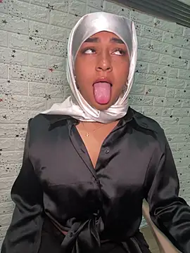 Snapshot of CelestSkyy chatting on 11.15.25 CelestSkyy online show from 11.15.25