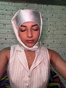 Snapshot of CelestSkyy chatting on 12.14.25 CelestSkyy online show from 12.14.25