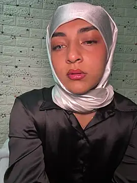 Snapshot of CelestSkyy chatting on 12.18.25 CelestSkyy online show from 12.18.25