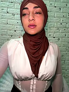 Snapshot of CelestSkyy chatting on 12.20.25 CelestSkyy online show from 12.20.25