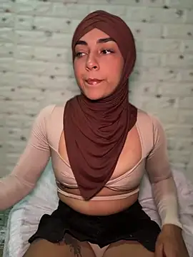 Snapshot of CelestSkyy chatting on 12.21.25 CelestSkyy online show from 12.21.25