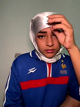 Snapshot of CelestSkyy chatting on 12.23.25 CelestSkyy online show from 12.23.25